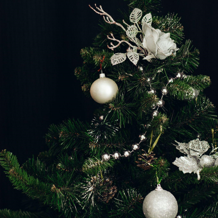 Artificial Christmas Trees: A Festive Touch to Your New Year's Eve Celebration