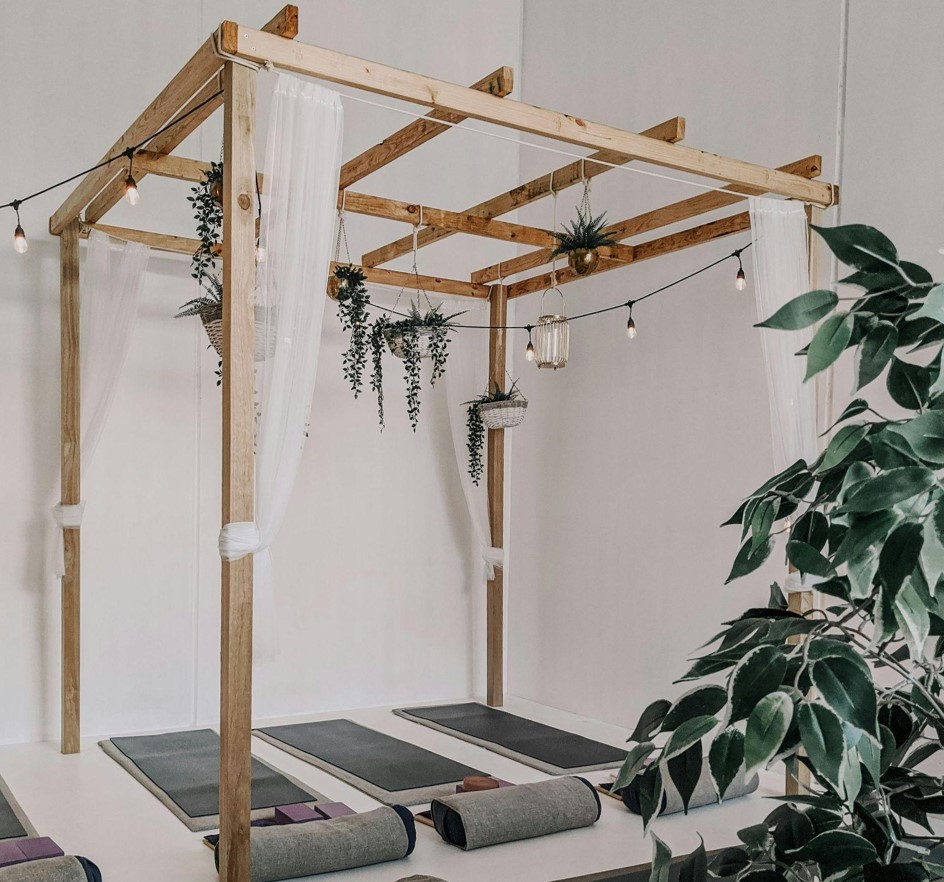 Outdoor Artificial Flowers: A Parenting Hack